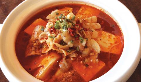 水煮肉(スイジューロー)豚肉ときのこと白菜豆腐の四川鍋