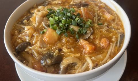 たっぷり茸の酸辣湯麺