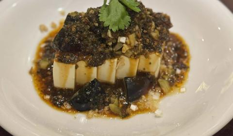 ピータン豆腐　甘唐辛子の特製ソース