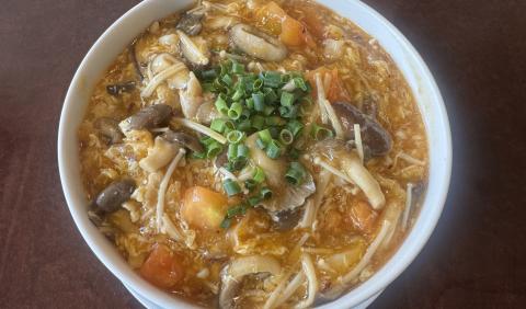 たっぷりきのこの酸辣湯麺